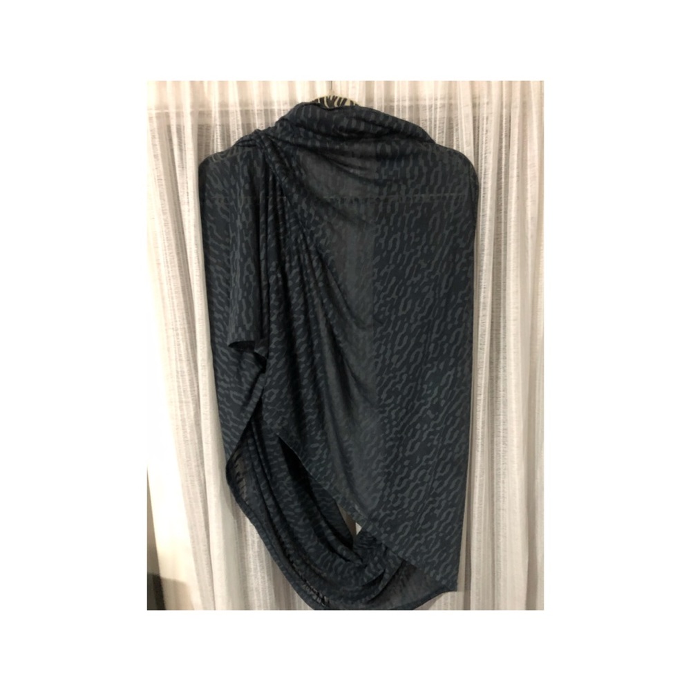 H&M Infinity Scarf - Picture 2 of 3